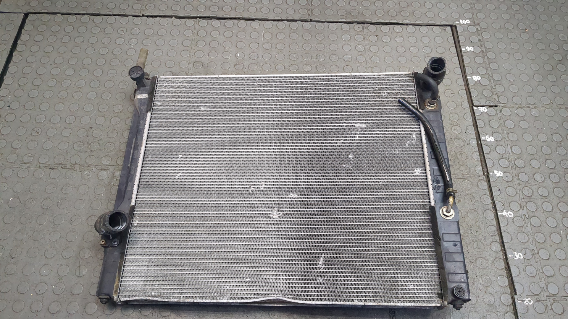 Радиатор охлаждения двигателя основной
