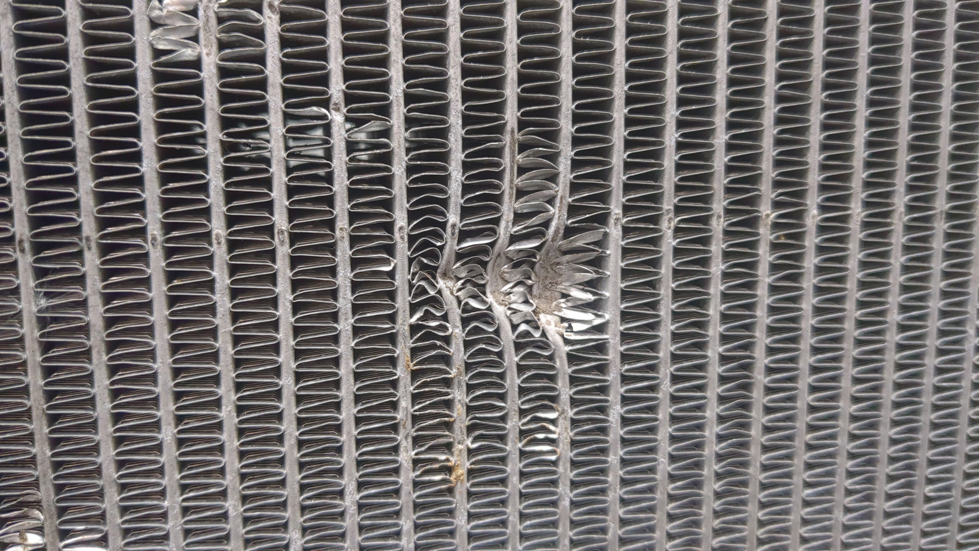 Радиатор охлаждения двигателя основной