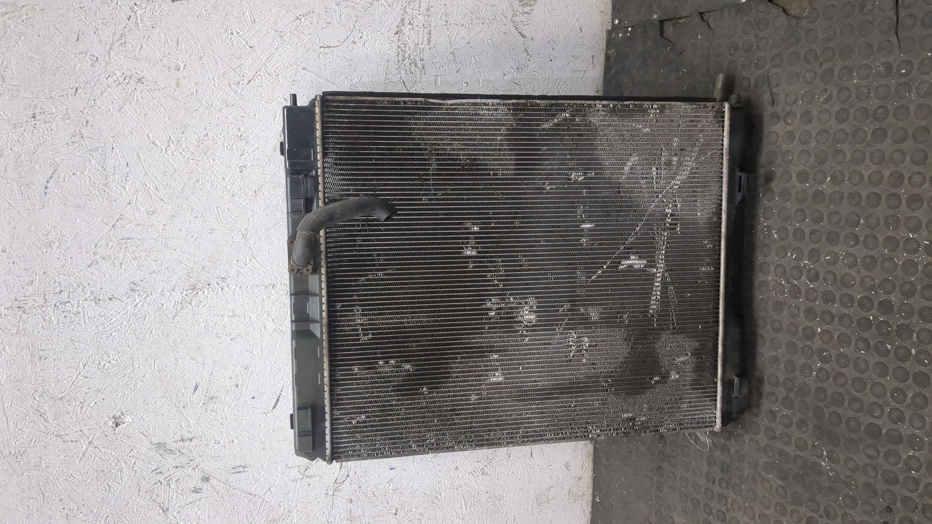 Радиатор охлаждения двигателя основной