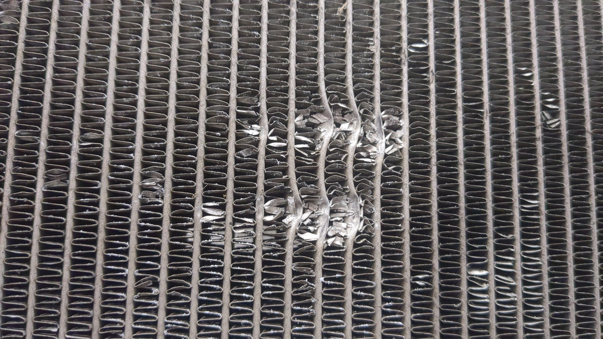 Радиатор охлаждения двигателя основной