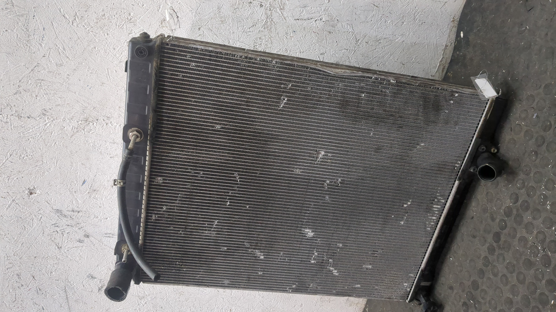 Радиатор охлаждения двигателя основной