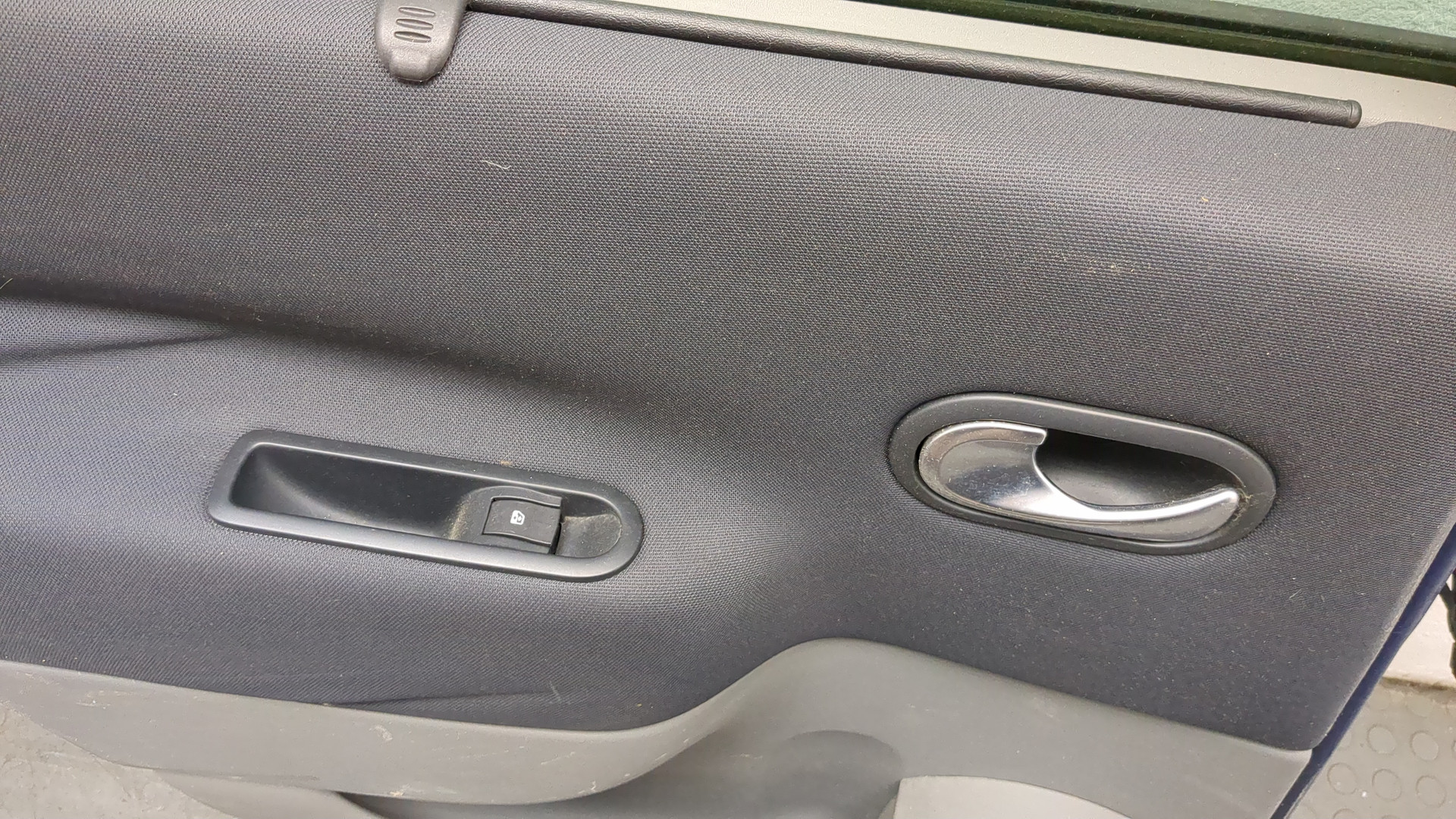 Дверь задняя левая