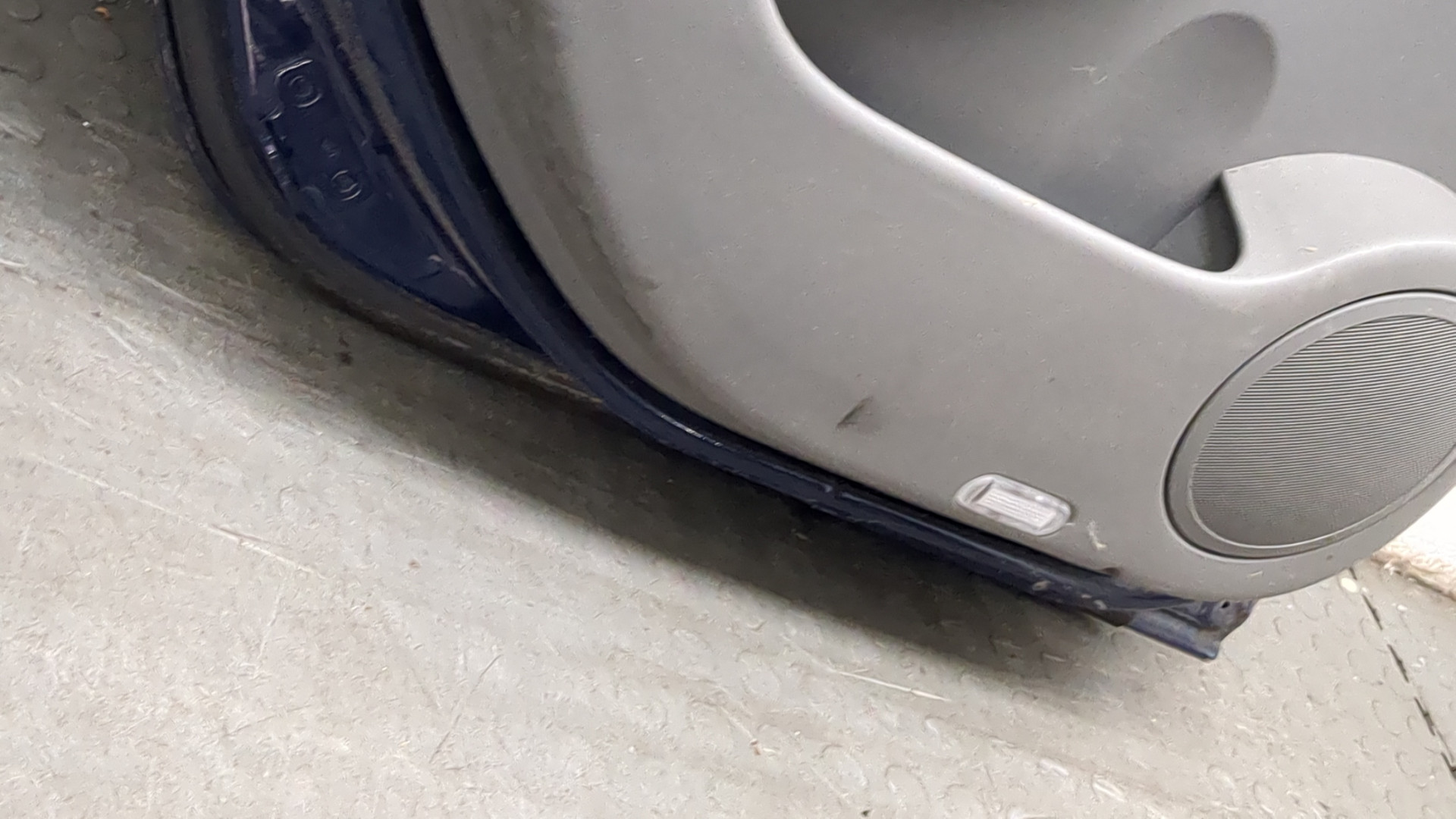 Дверь задняя левая