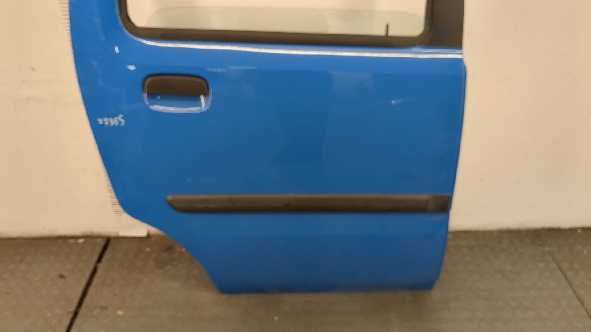 Дверь задняя правая