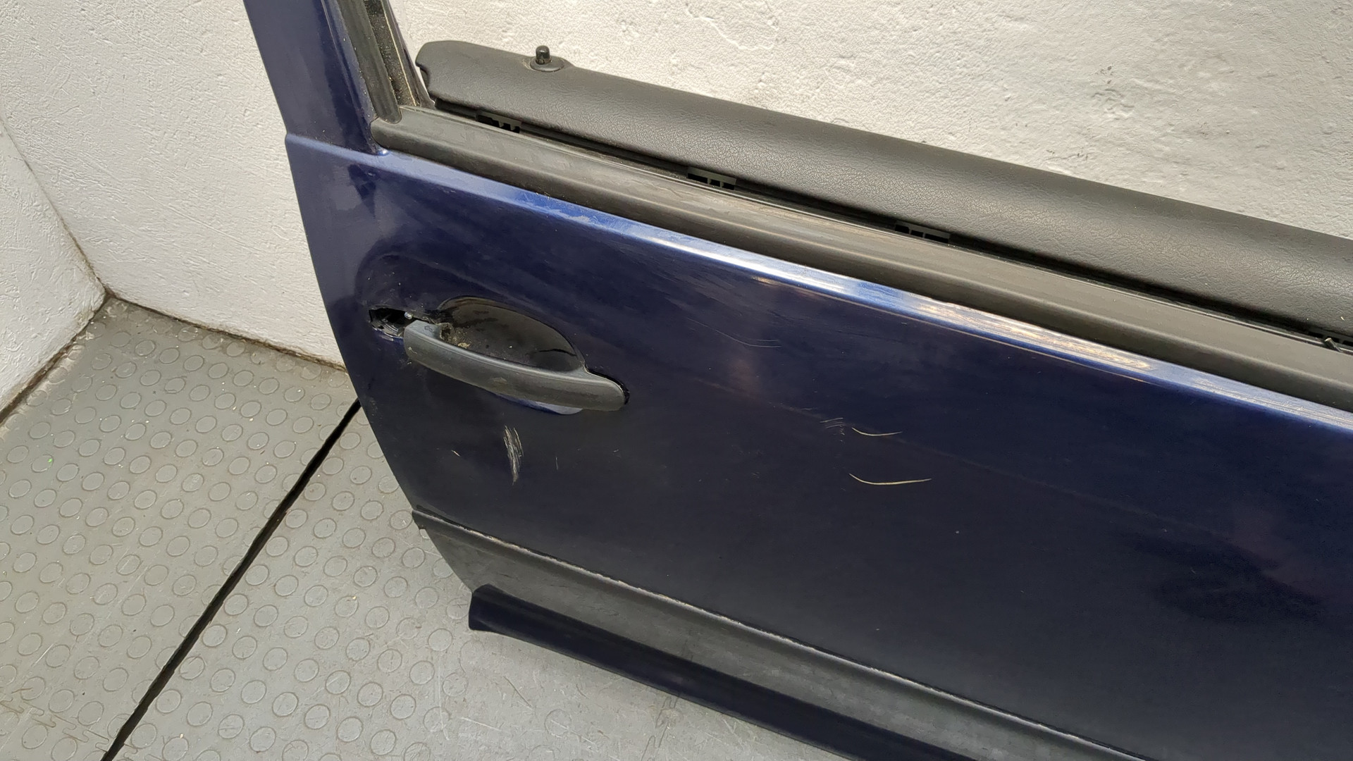 Дверь передняя правая