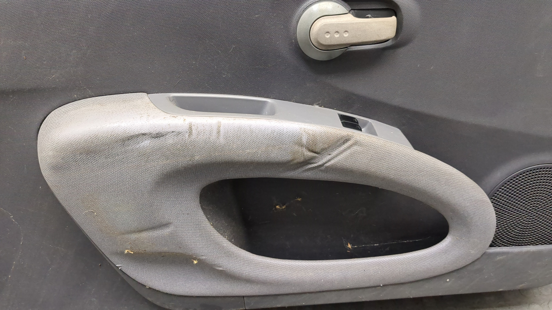 Дверь передняя левая