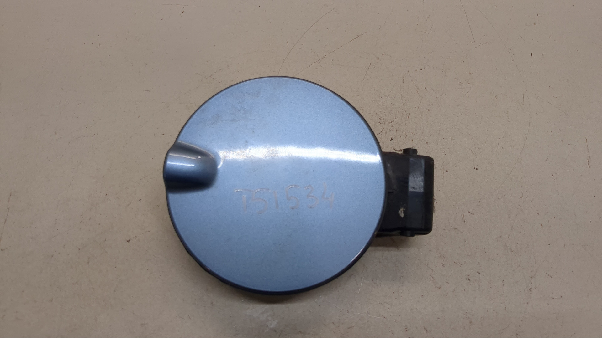 Лючок бензобака