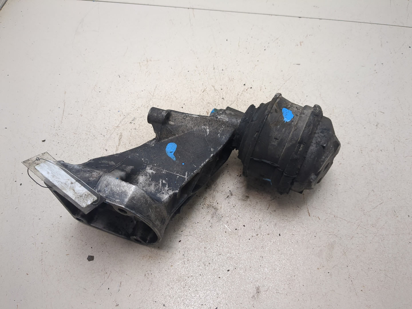 Опора двигателя