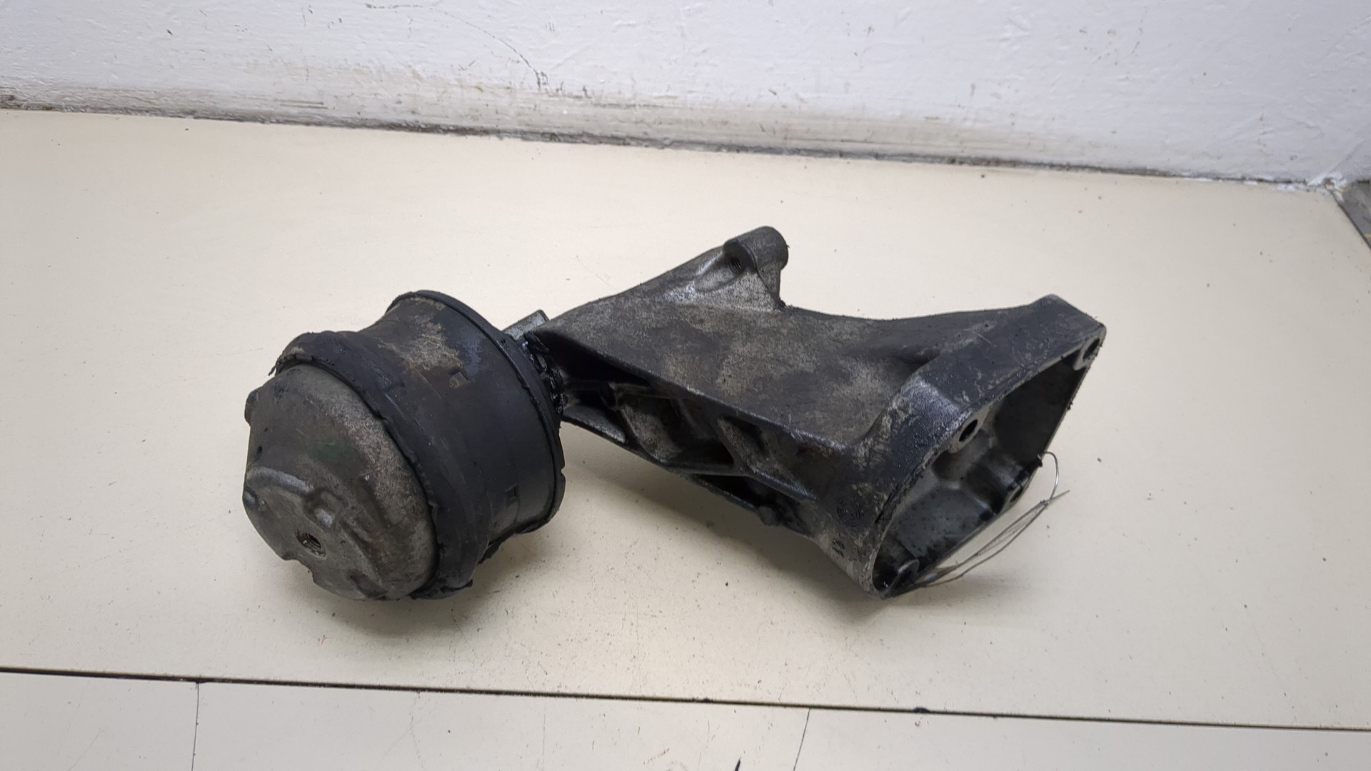 Опора двигателя