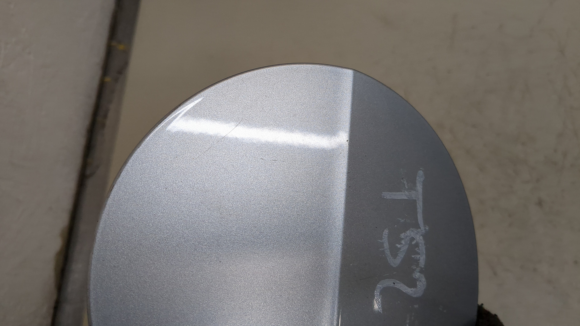 Лючок бензобака