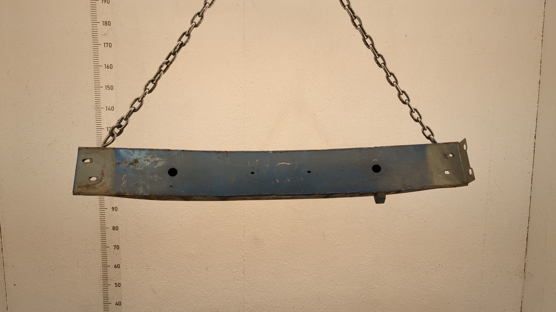 Усилитель переднего бампера