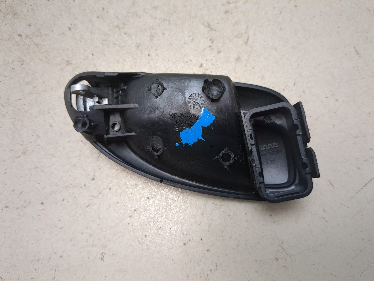 Ручка двери передней внутренняя левая