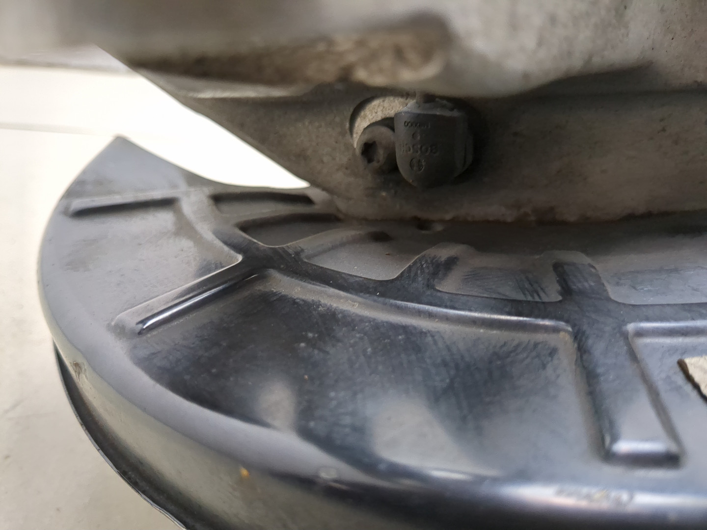 Кулак поворотный задний левый