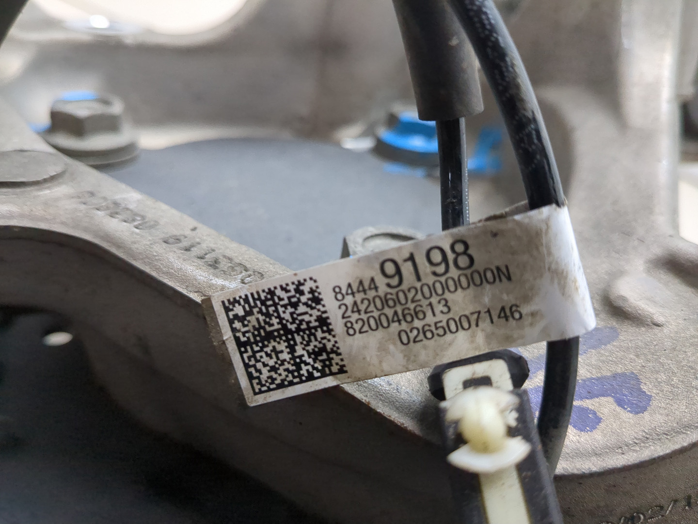 Кулак поворотный задний левый