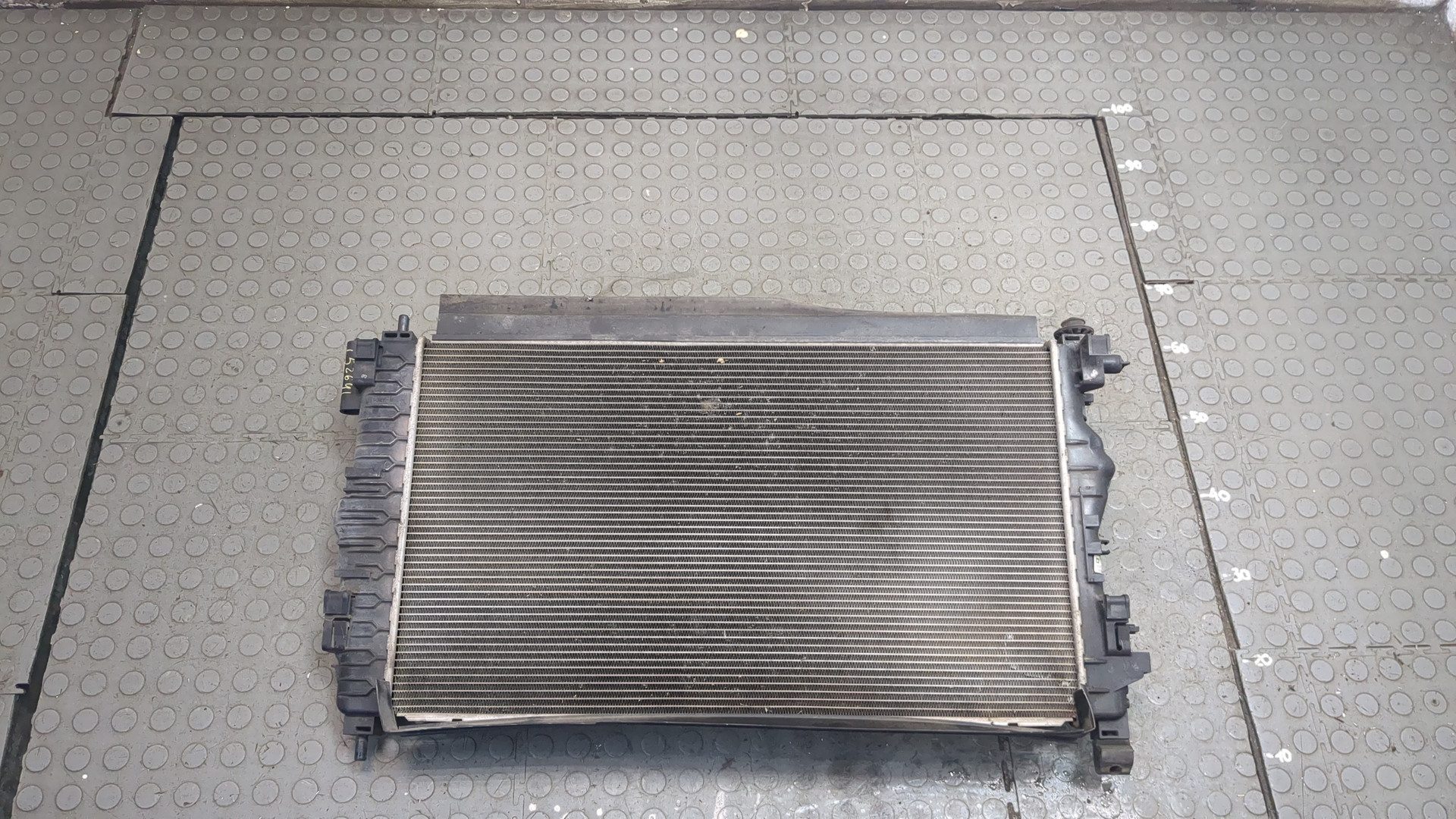 Радиатор охлаждения двигателя основной