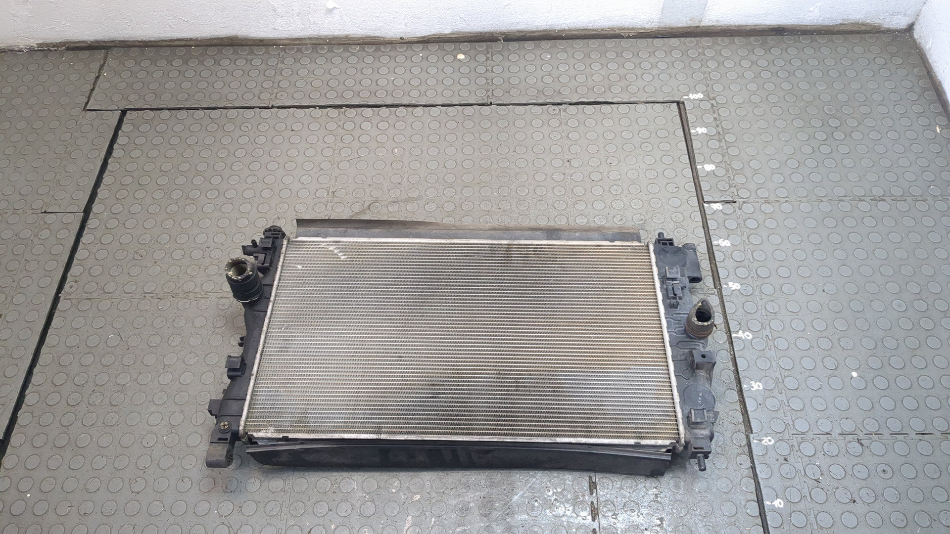 Радиатор охлаждения двигателя основной