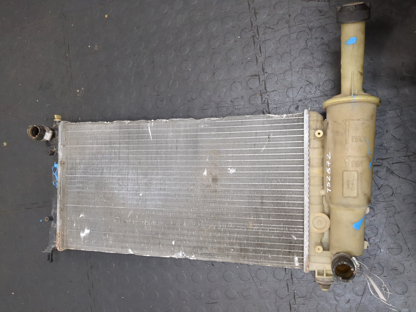 Радиатор охлаждения двигателя основной