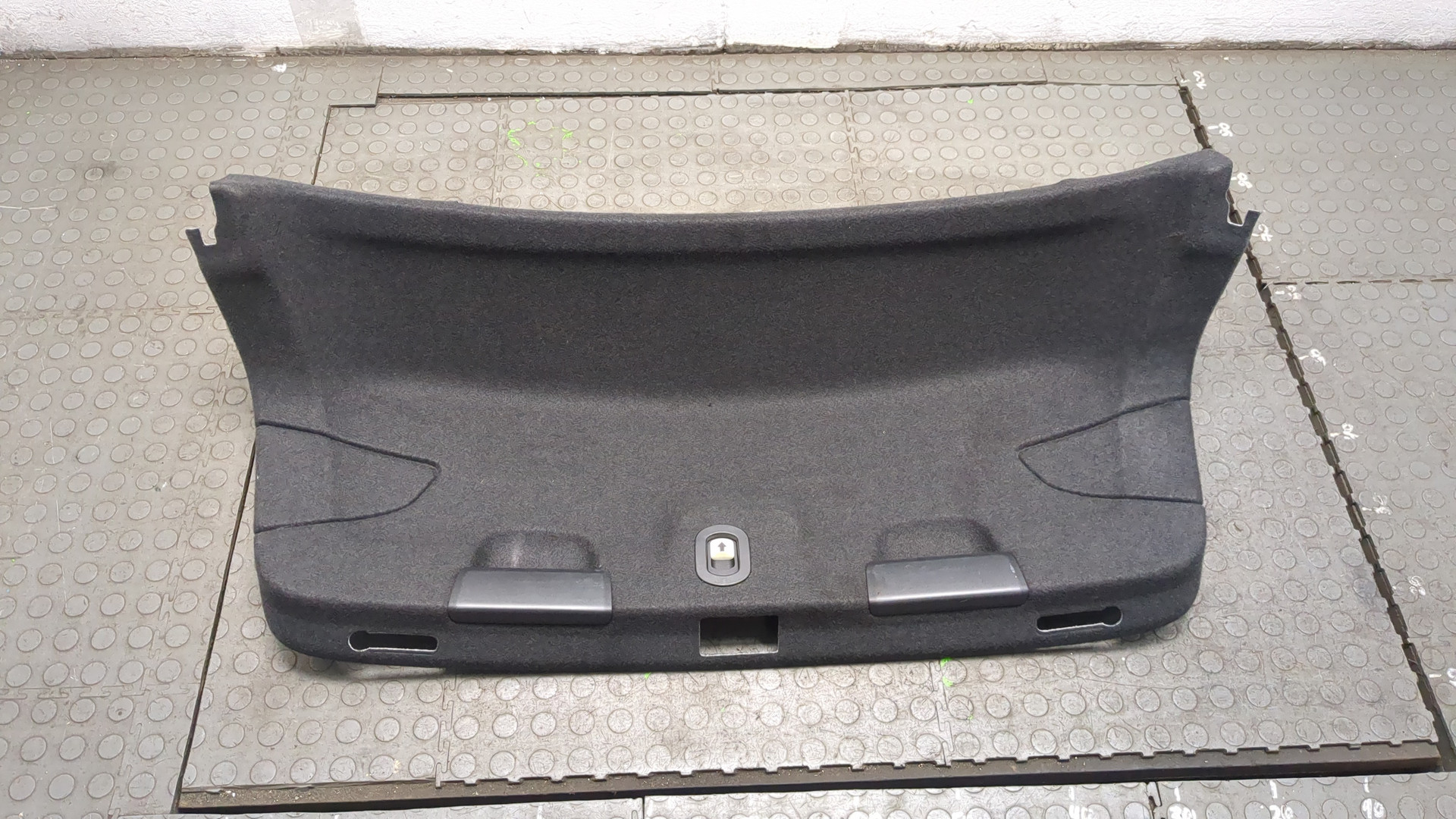 Обшивка двери багажника