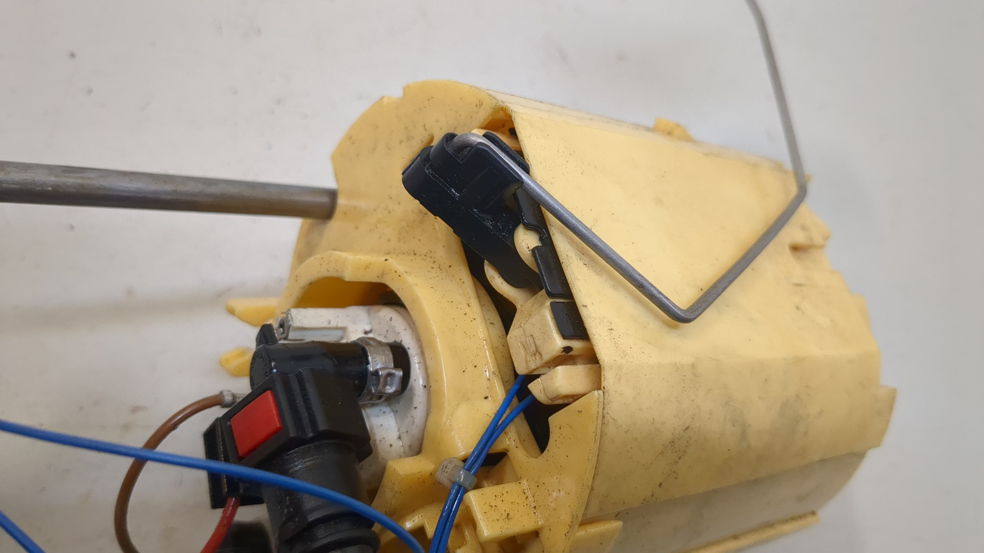 Насос топливный электрический