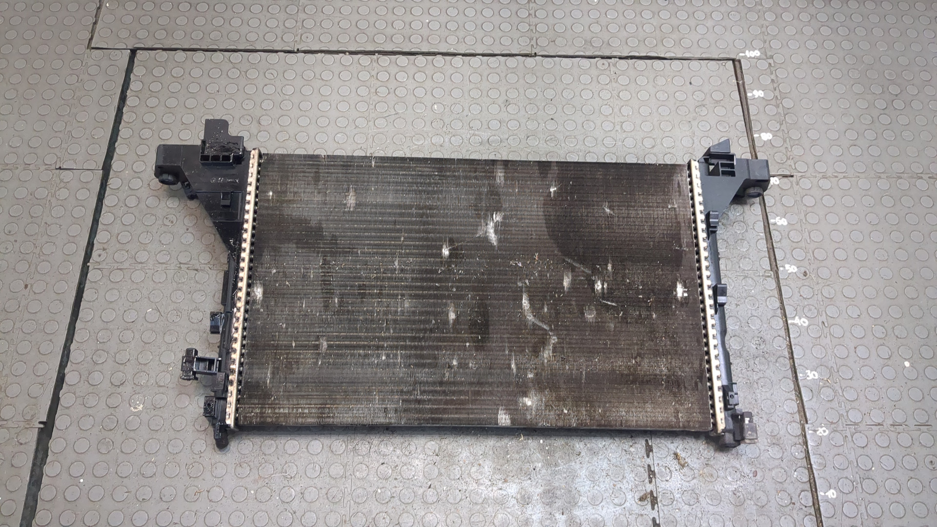 Радиатор охлаждения двигателя основной