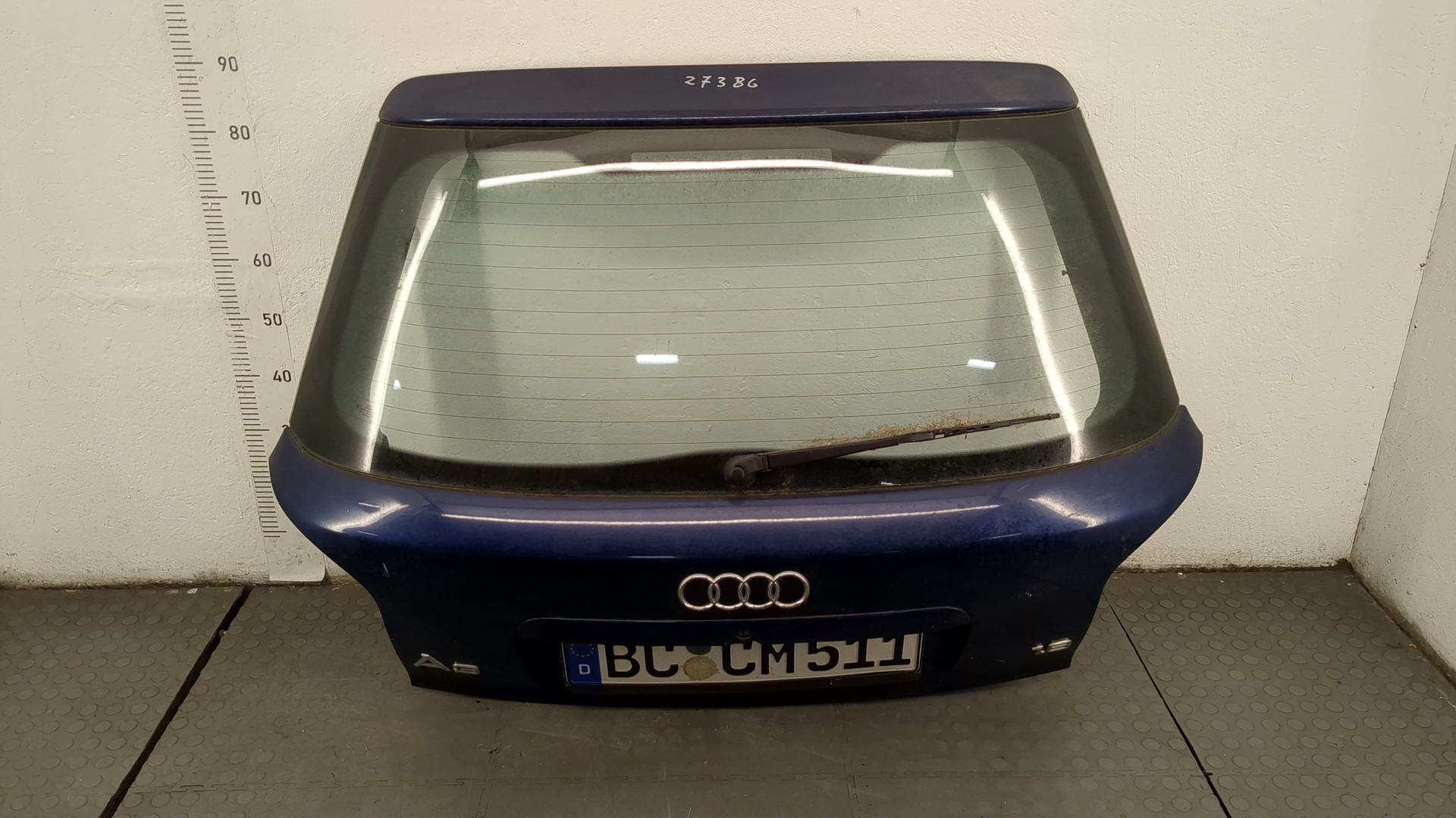 Дверь багажника