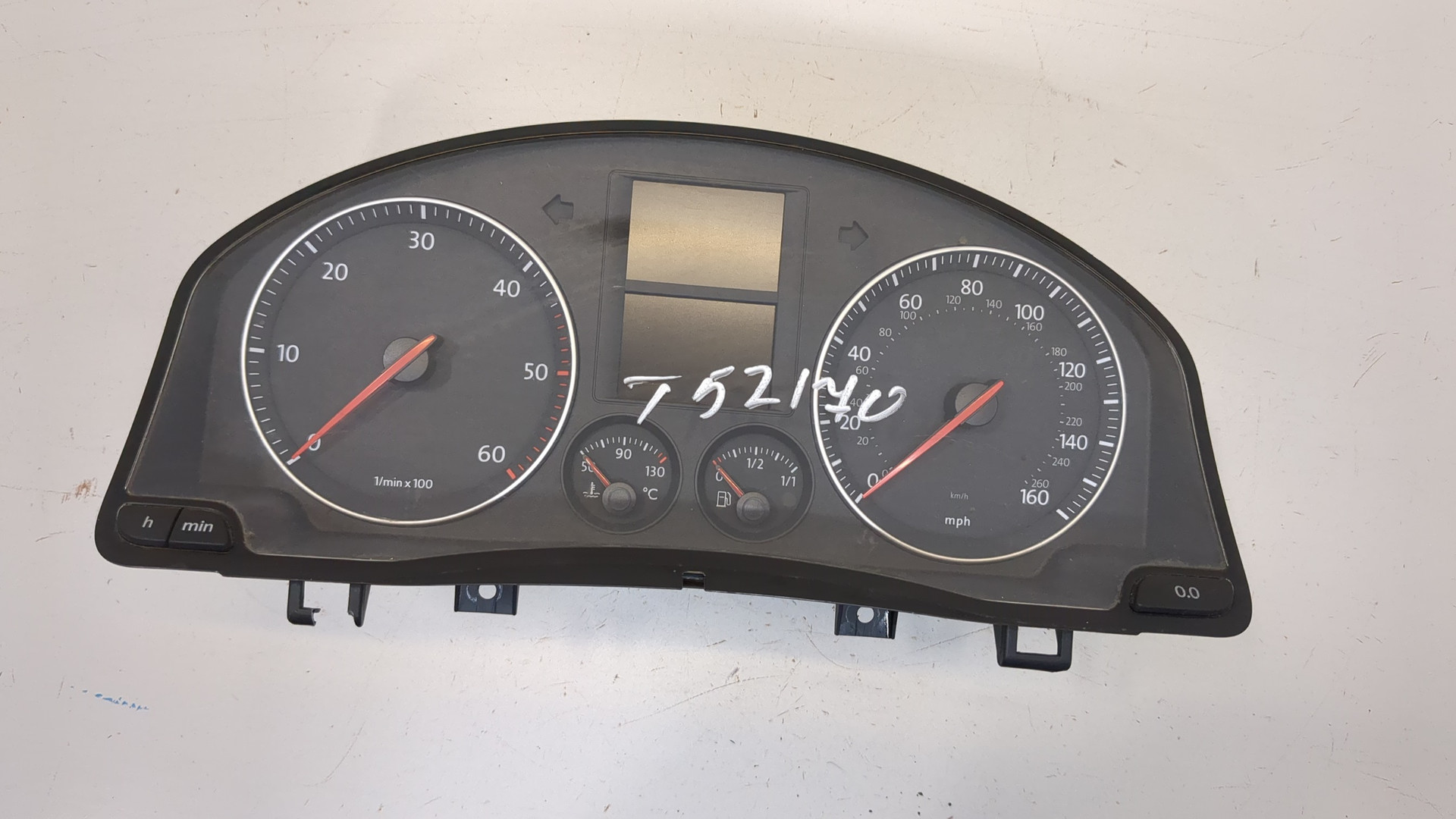 Панель приборов