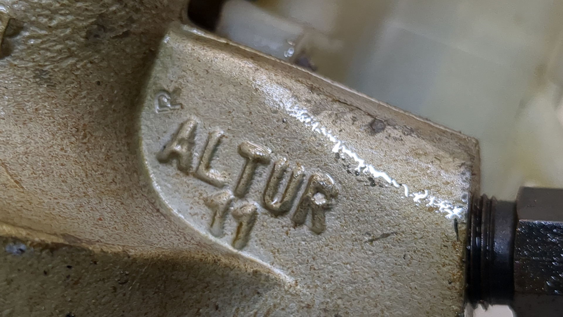 Цилиндр тормозной главный