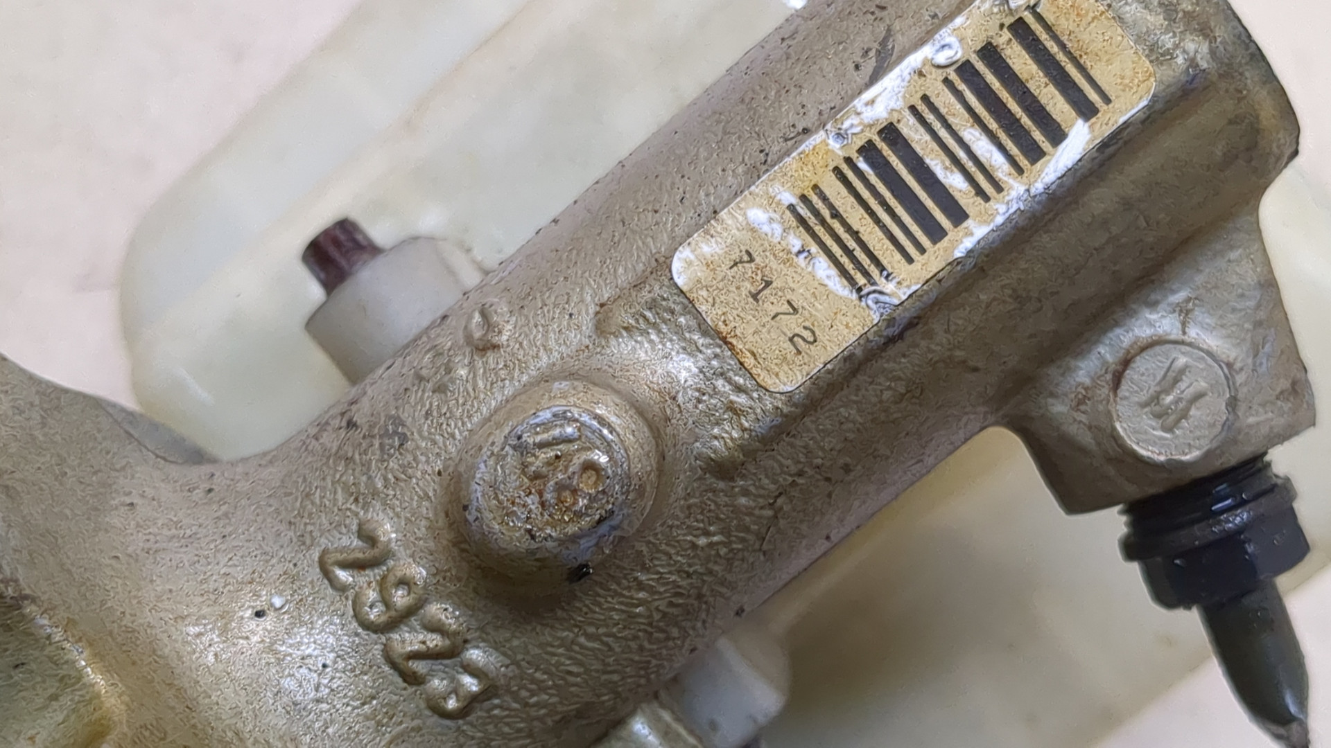 Цилиндр тормозной главный