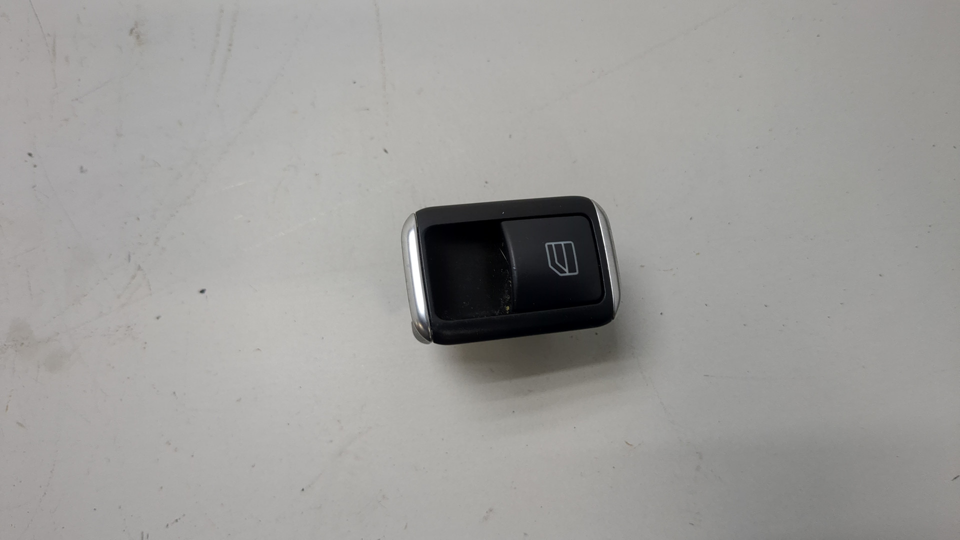 Кнопка стеклоподъемника