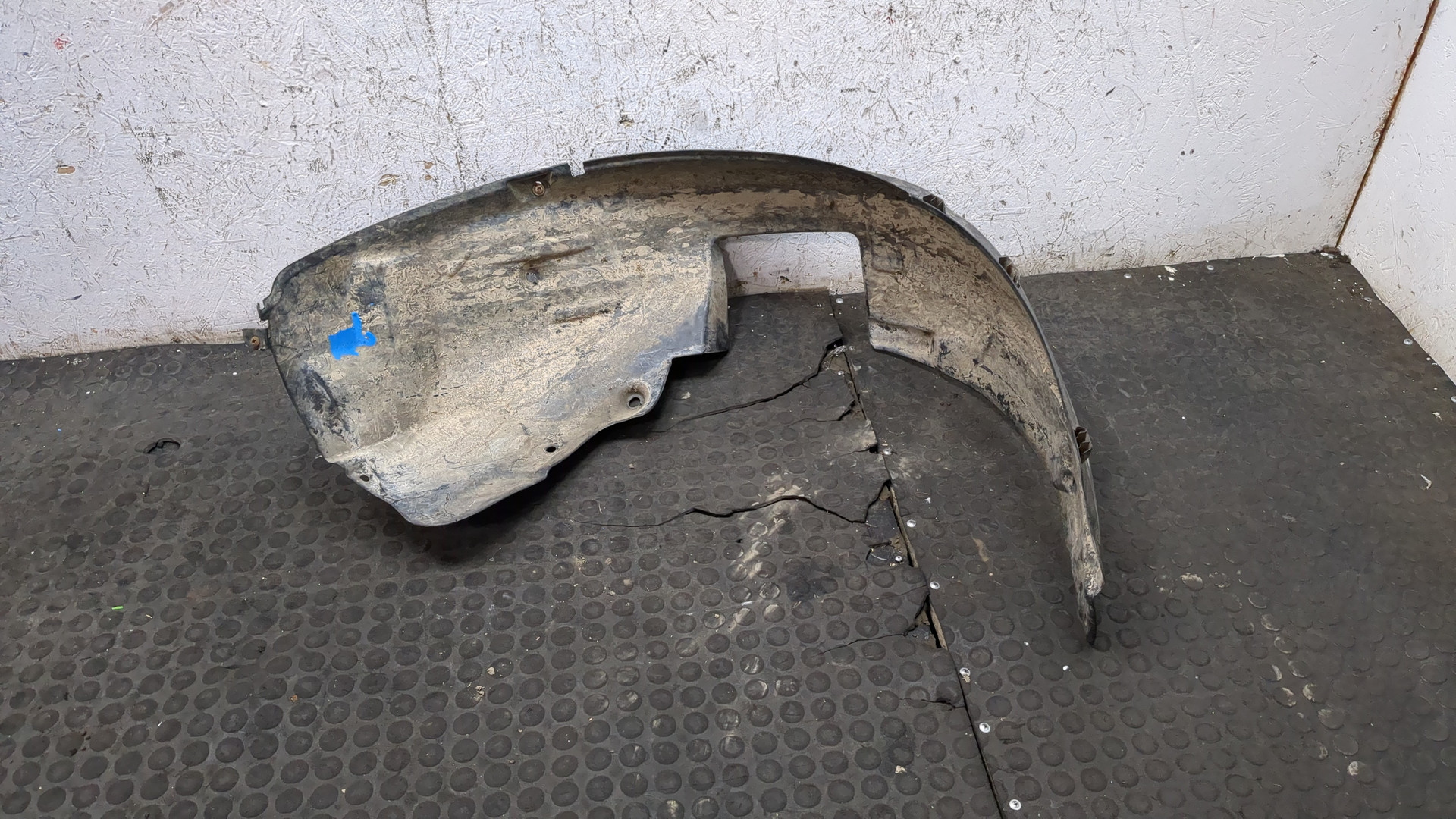 Локер передний левый