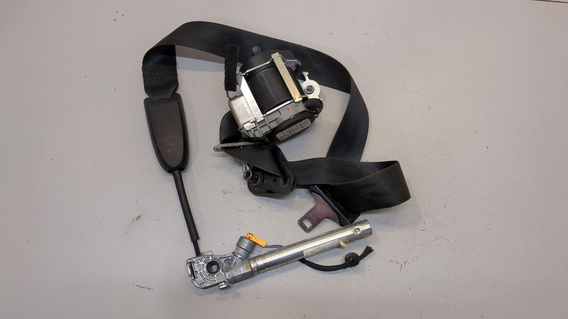 Ремень безопасности