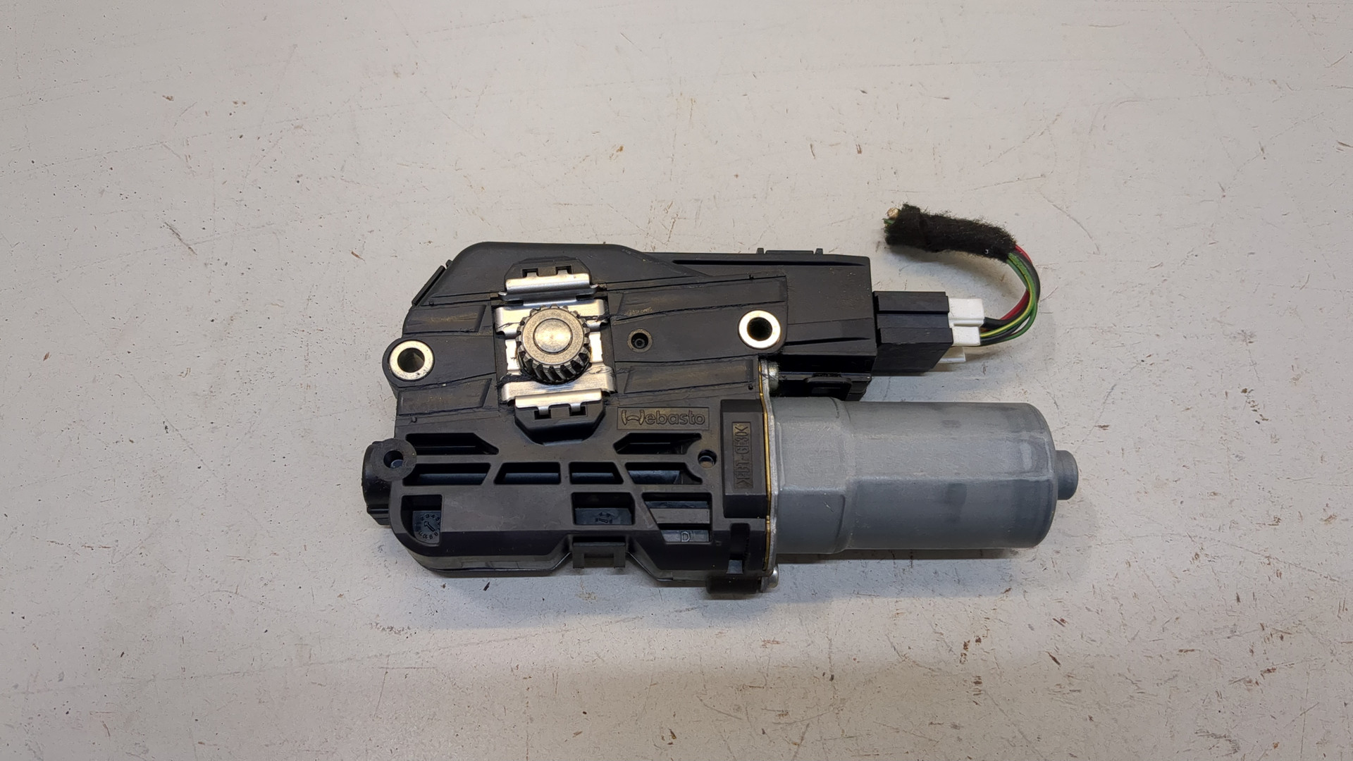 Моторчик люка