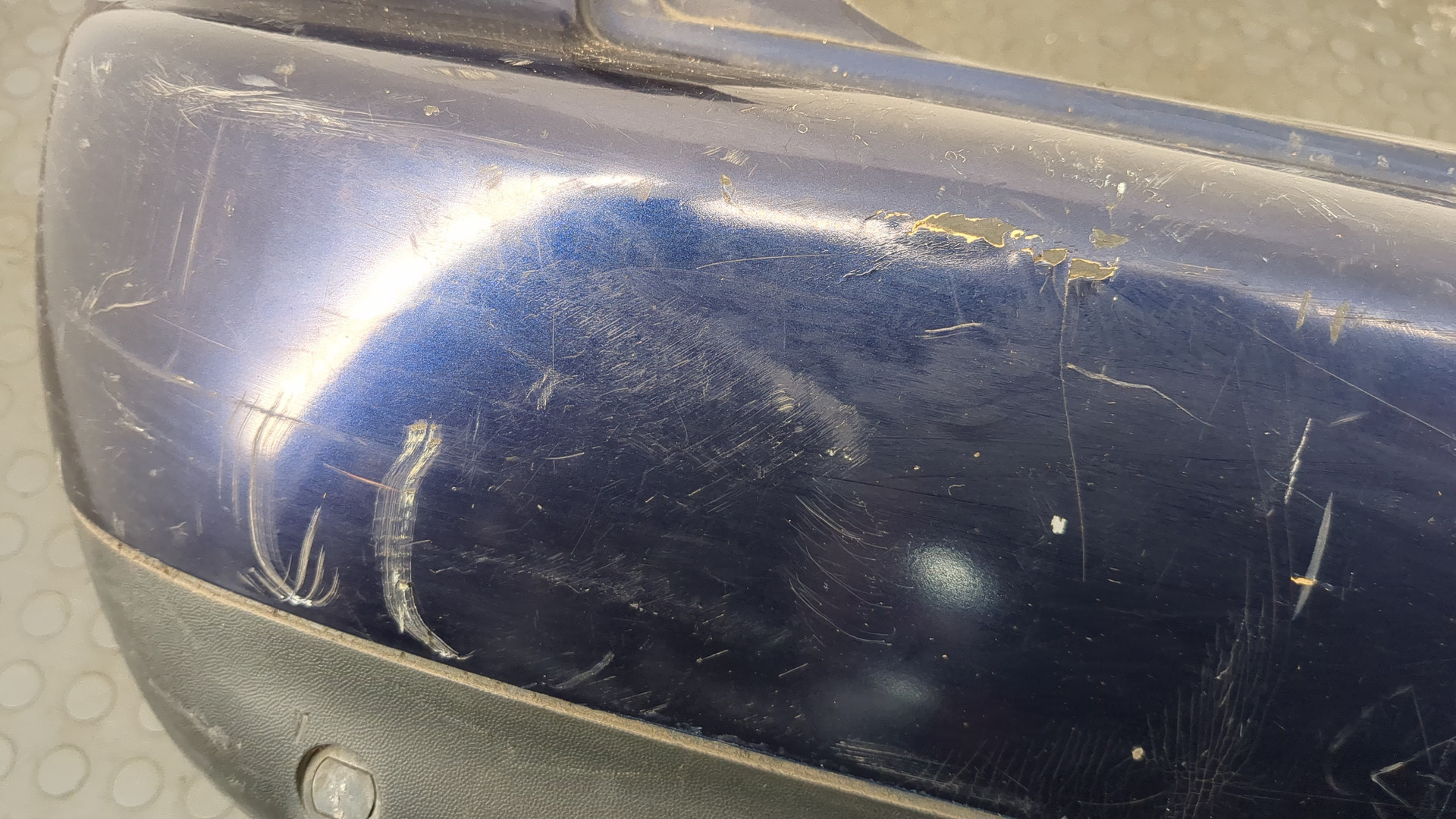 Бампер задний