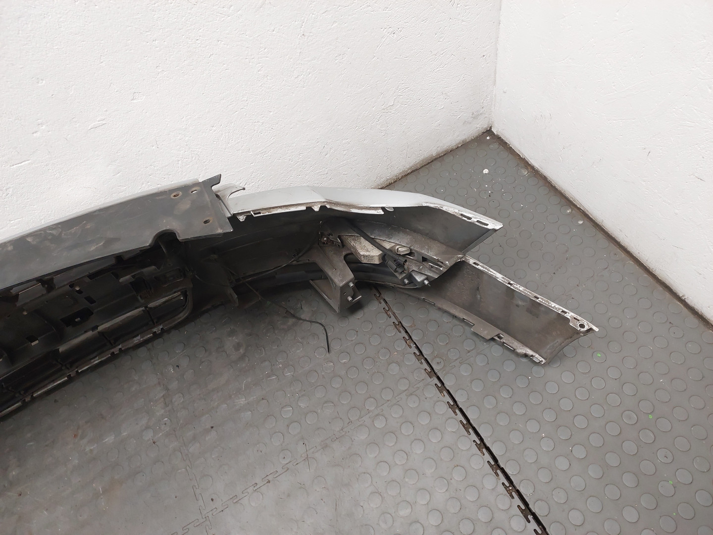 Бампер передний