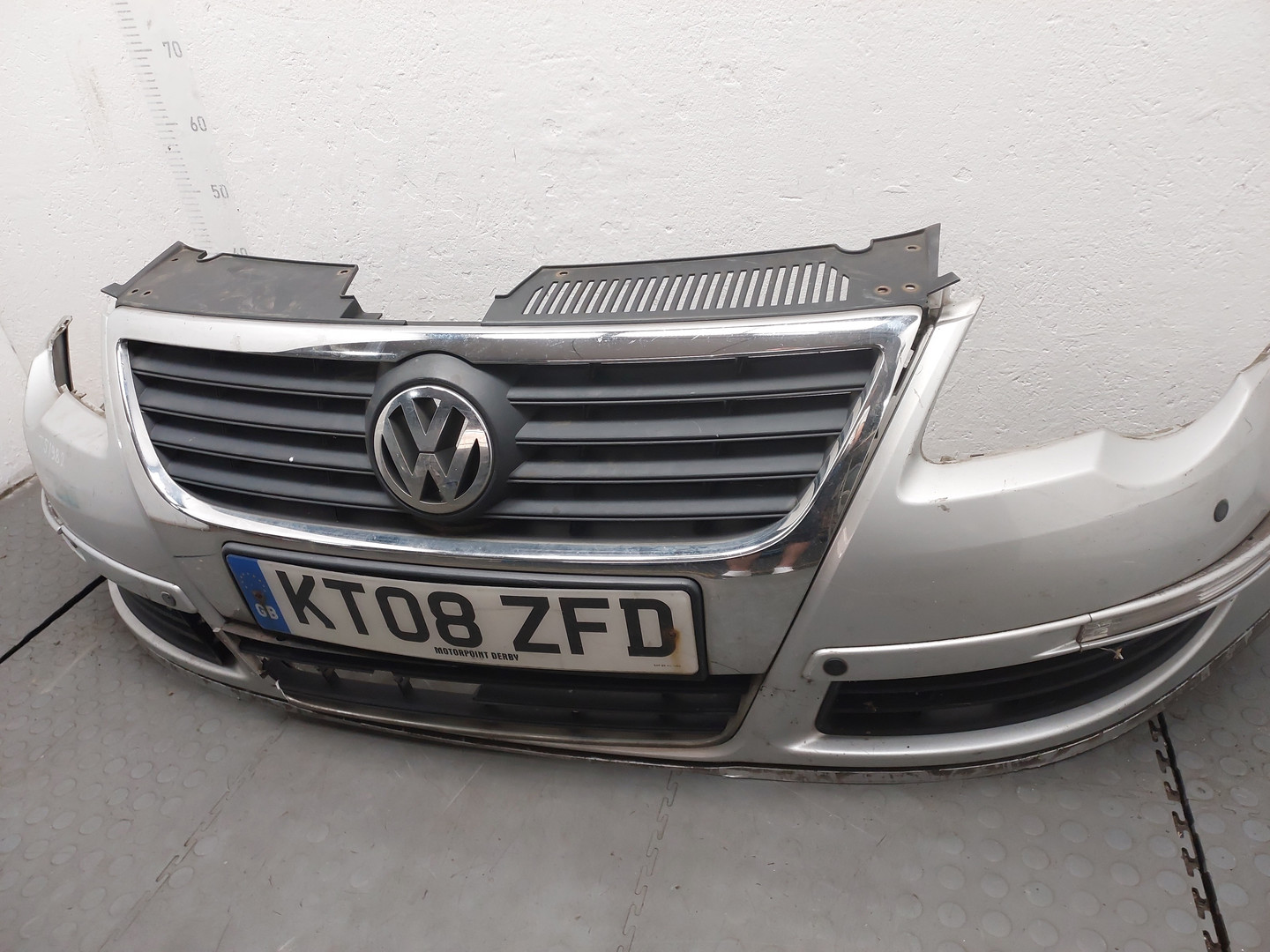 Бампер передний