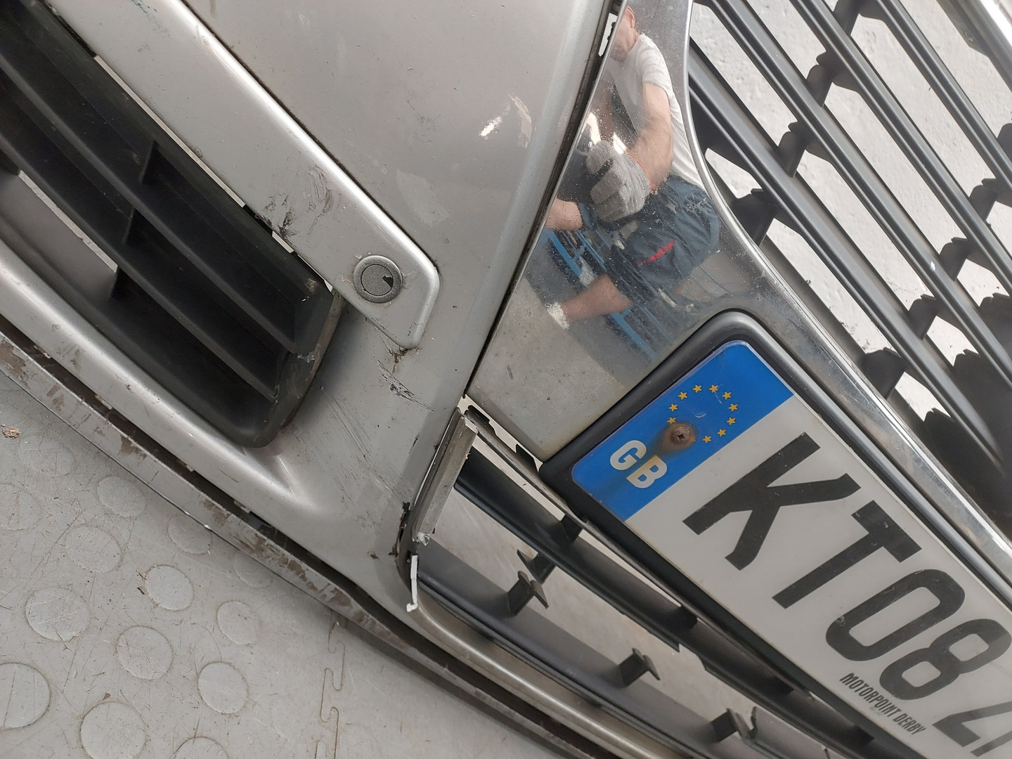 Бампер передний