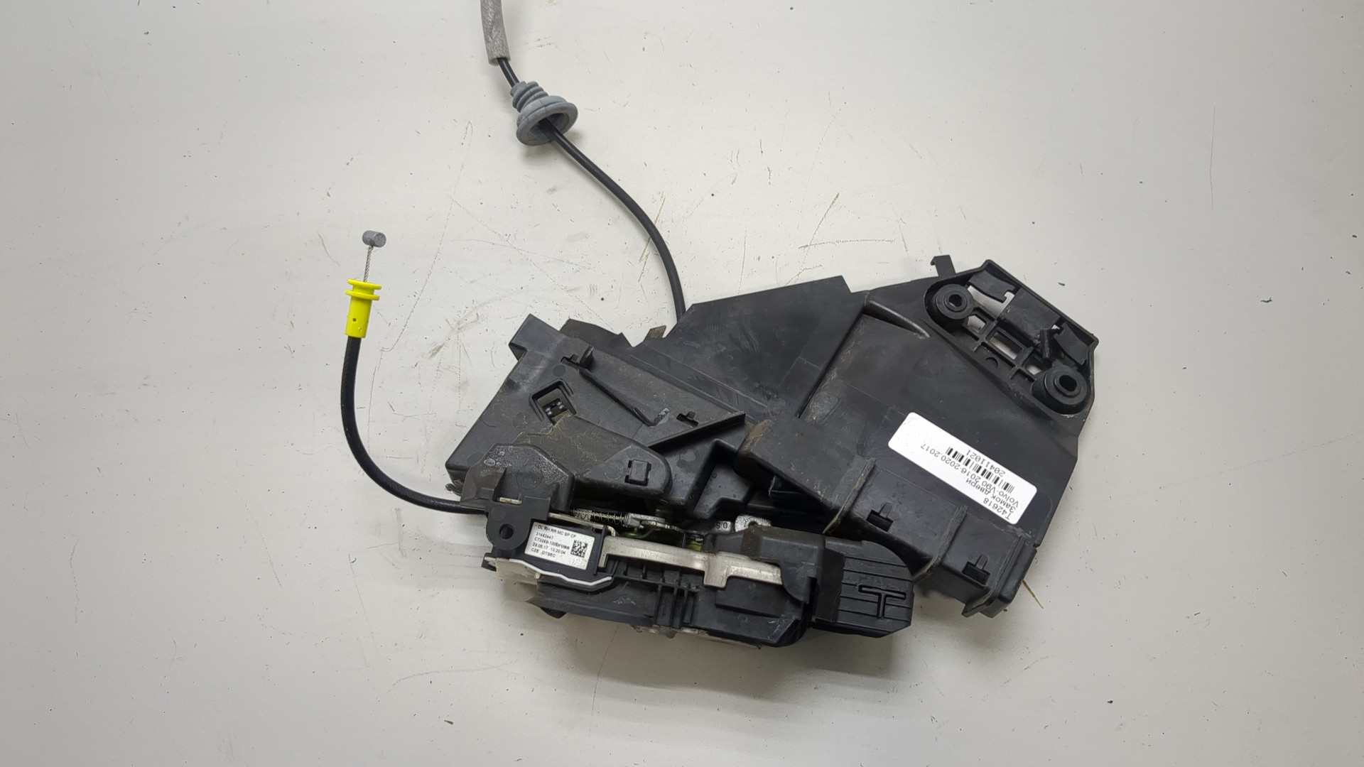 Замок двери задней правой