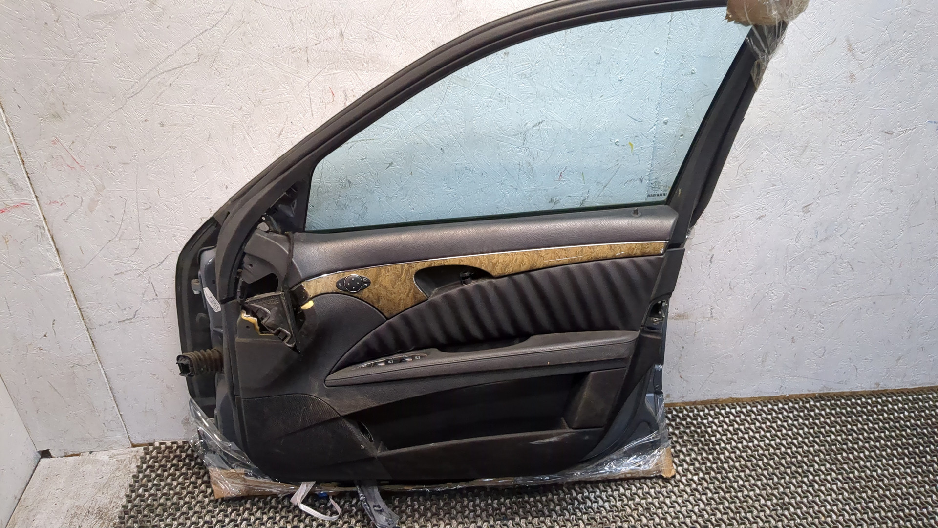 Дверь передняя правая