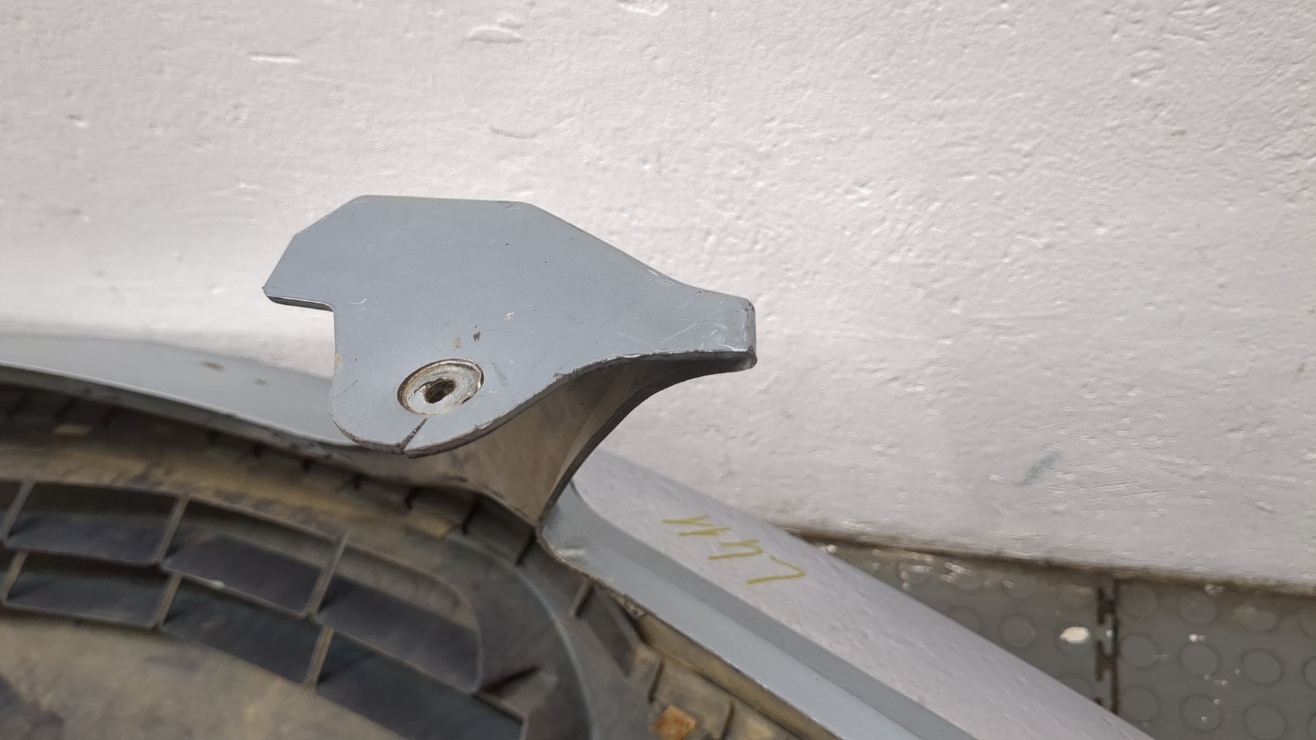 Бампер передний