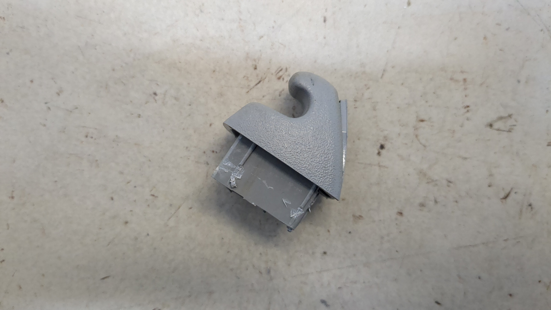 Кронштейн солнцезащитного козырька