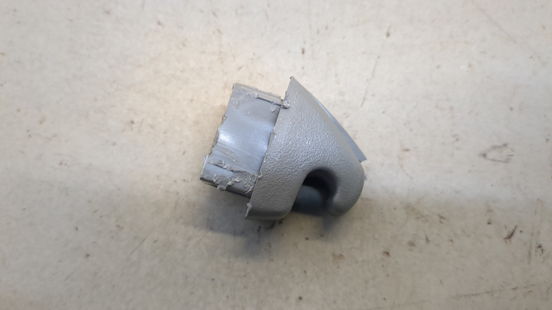 Кронштейн солнцезащитного козырька