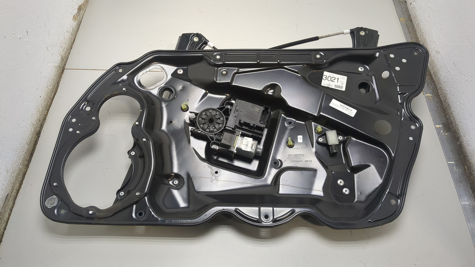 Стеклоподъемник электр. передний правый