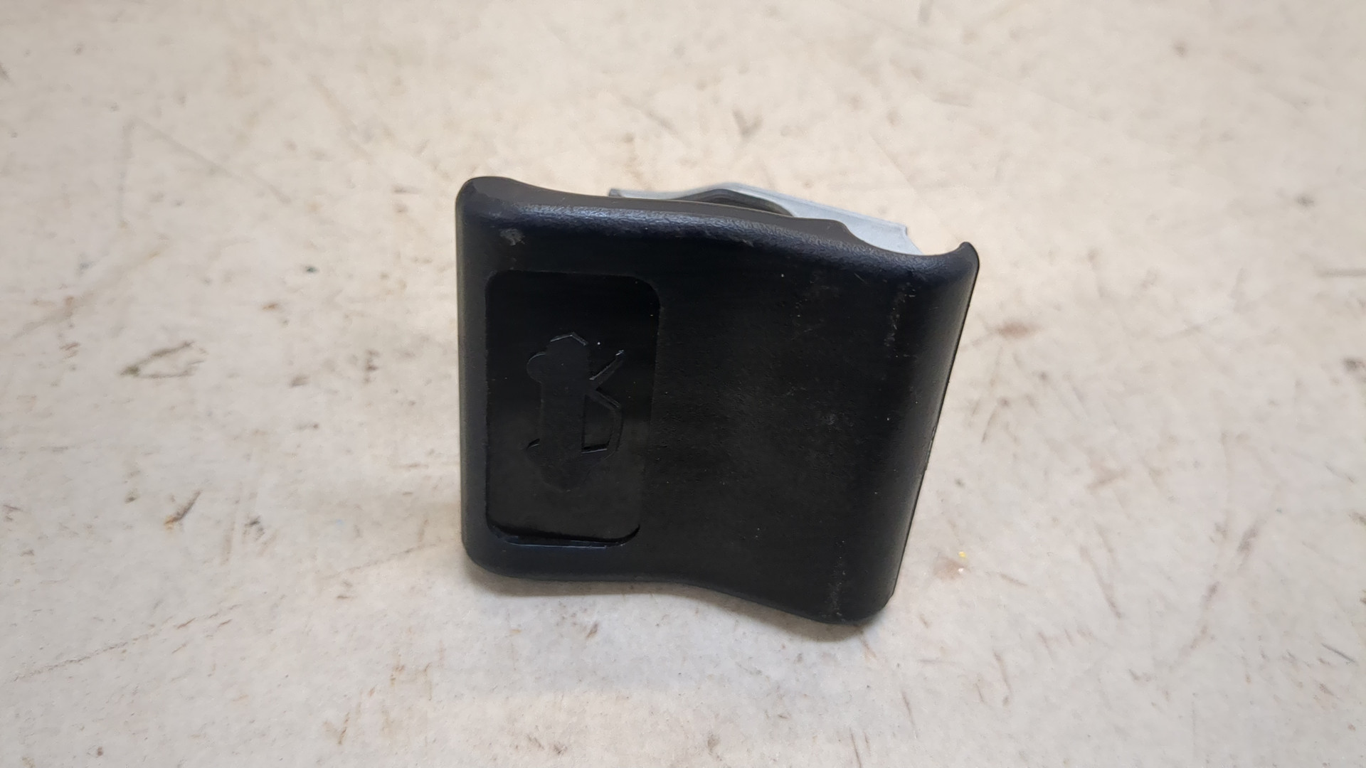 Ручка открывания капота