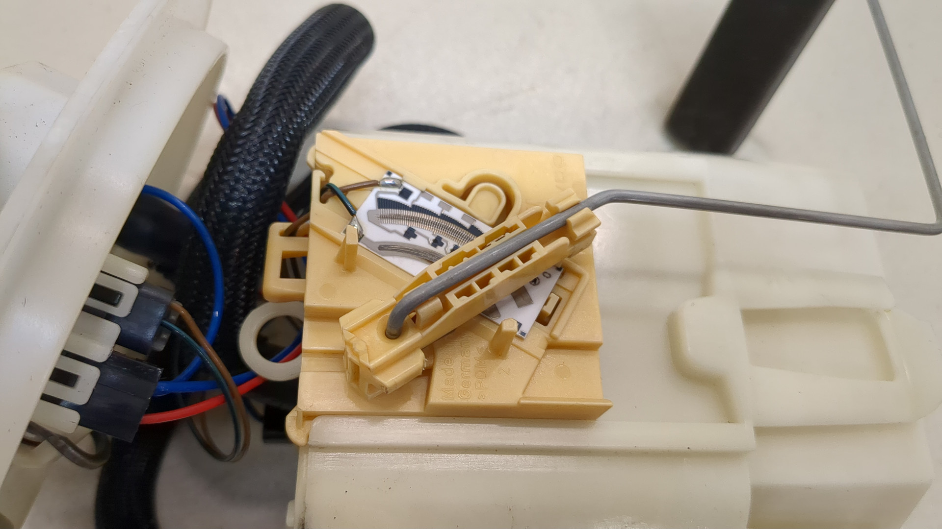 Насос топливный электрический