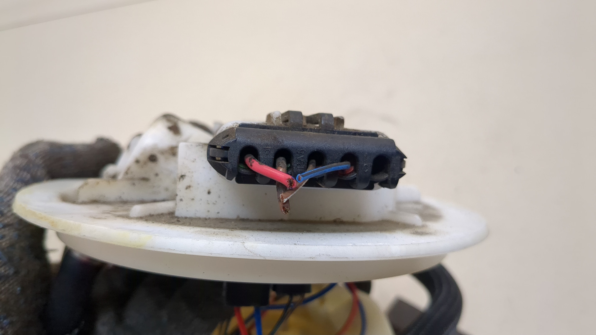 Насос топливный электрический