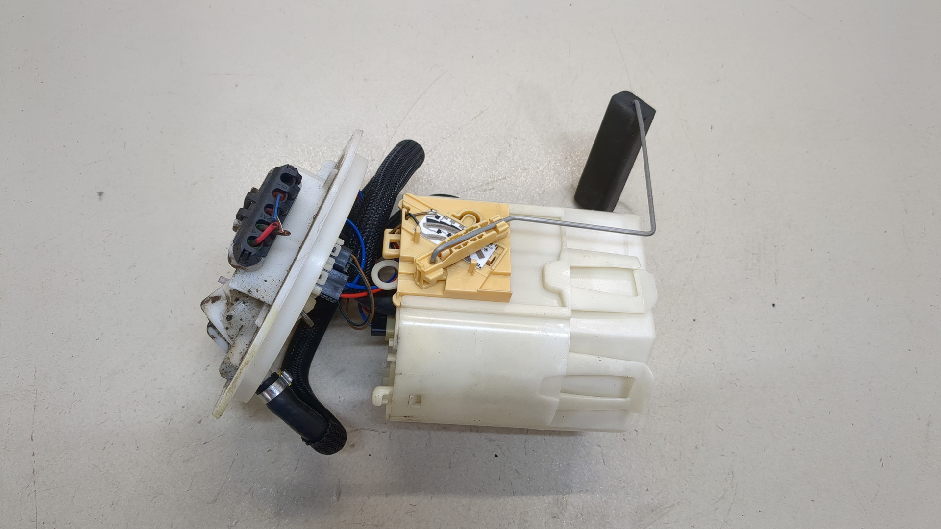 Насос топливный электрический