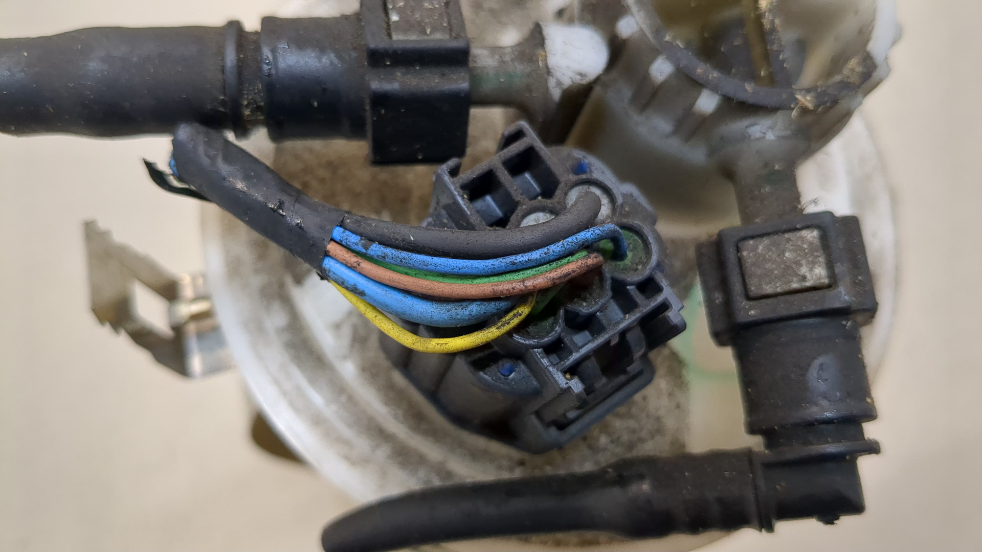 Насос топливный электрический