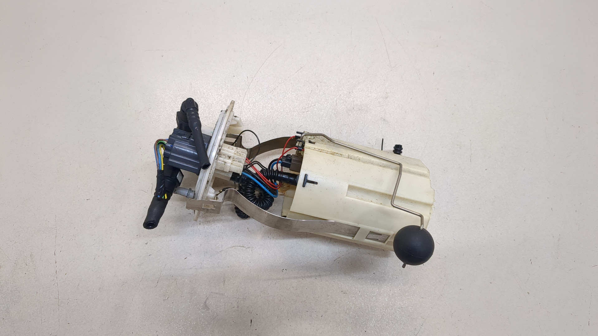 Насос топливный электрический