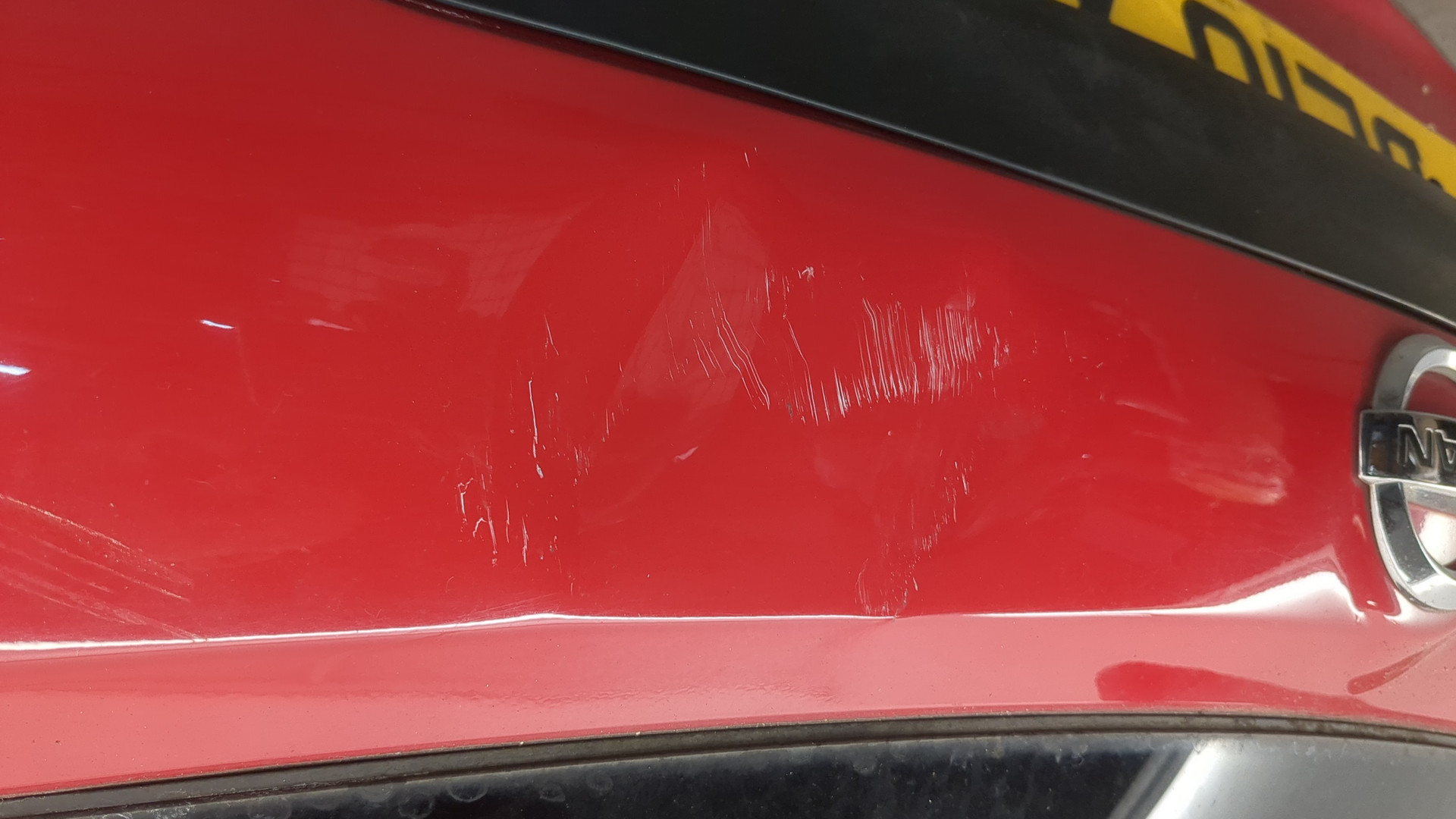 Дверь багажника