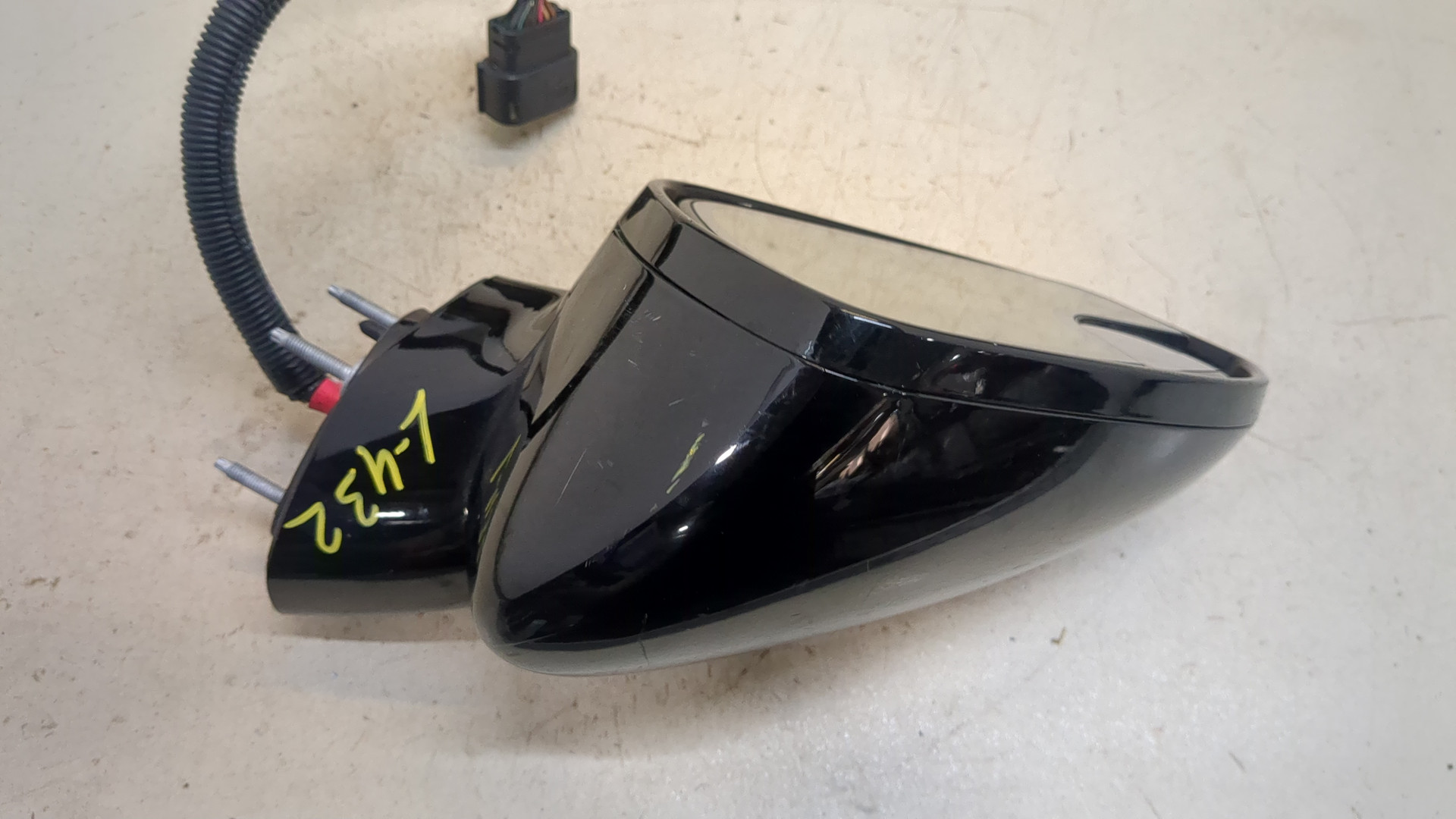 Зеркало левое электрическое